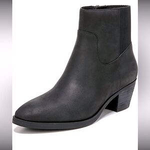 Women’s size 7 Wide Vionic Shantelle bootie in black